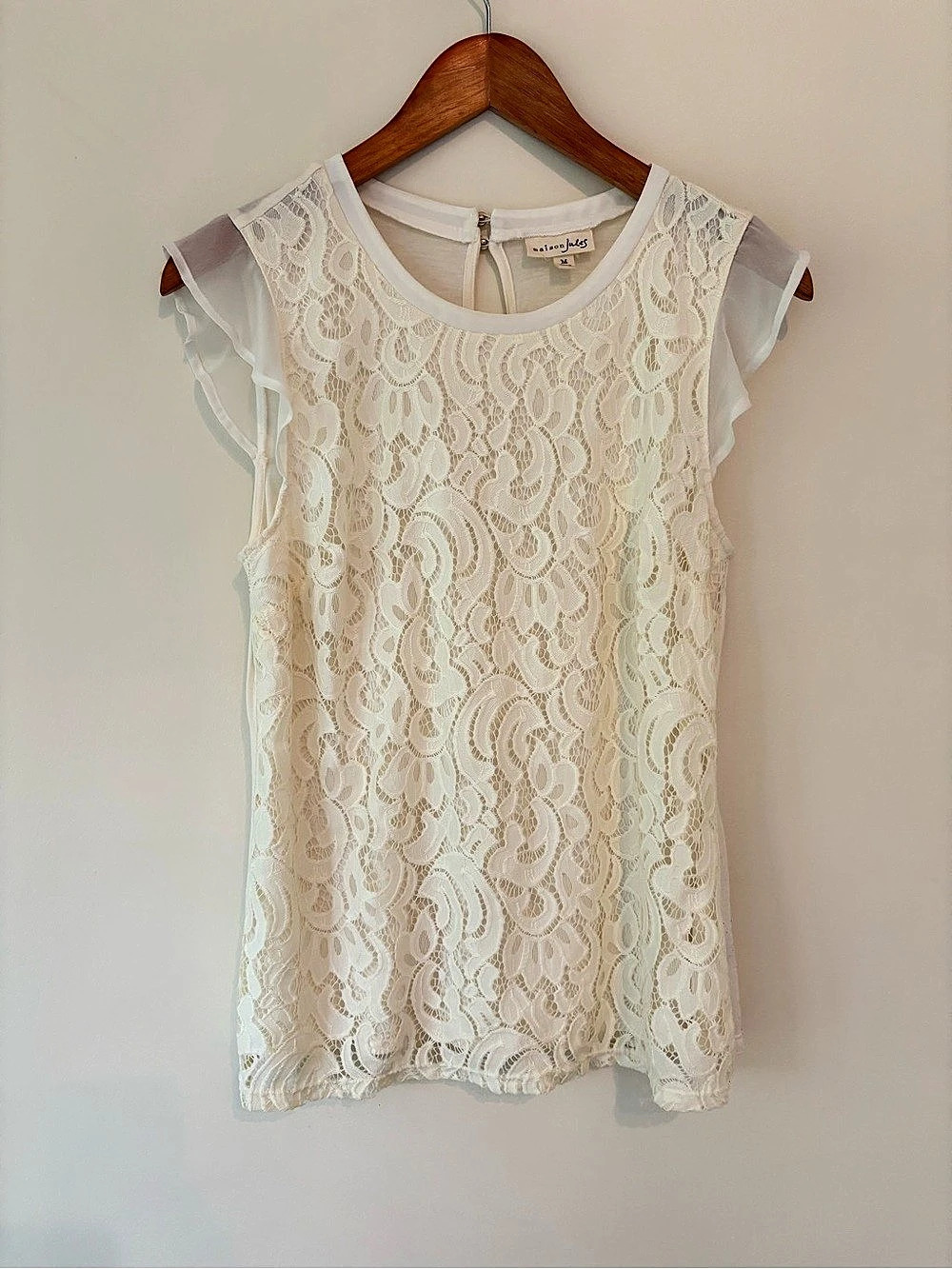 maison Jules Lace Blouse in Off White Size Medium Like New